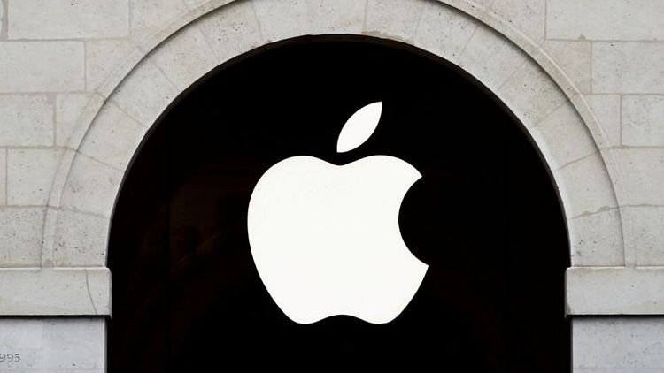Apple speeds up car project, shifts focus to autonomous vehicle - Bloomberg