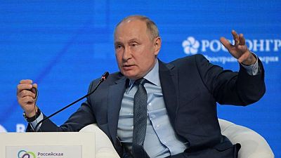 Putin predice barril de petróleo a 100 dólares incluso con OPEP+ tratando de estabilizar el mercado