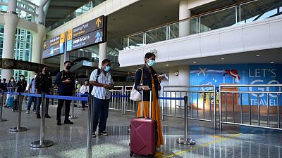 وثيقة: إندونيسيا تحظر دخول المسافرين القادمين من ثماني دول أفريقية للحد من انتشار سلالة أوميكرون