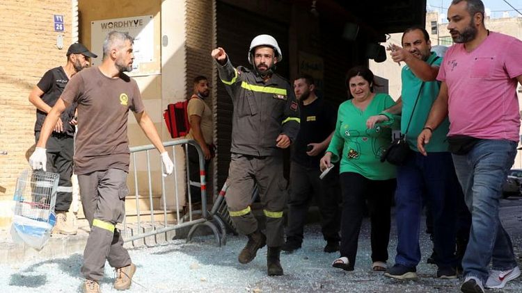 إيران تدين مقتل محتجين في لبنان وتقول بيروت ستتغلب على الفتن