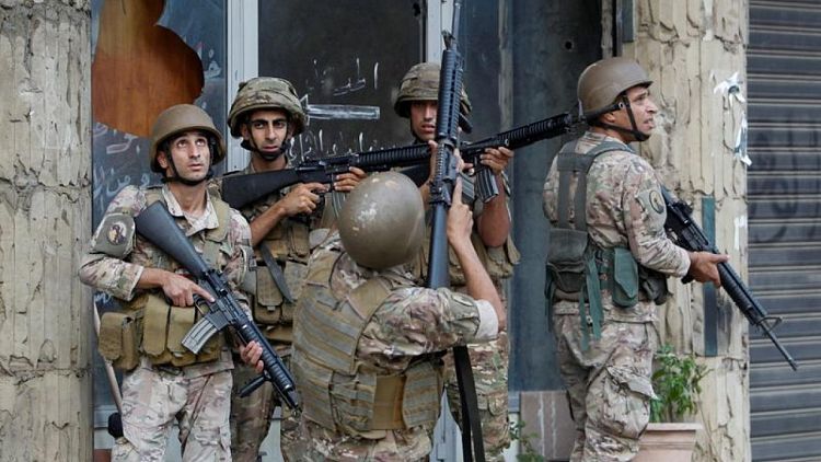 الجيش اللبناني يقول إنه أوقف تسعة أشخاص بعد أحداث العنف فى بيروت
