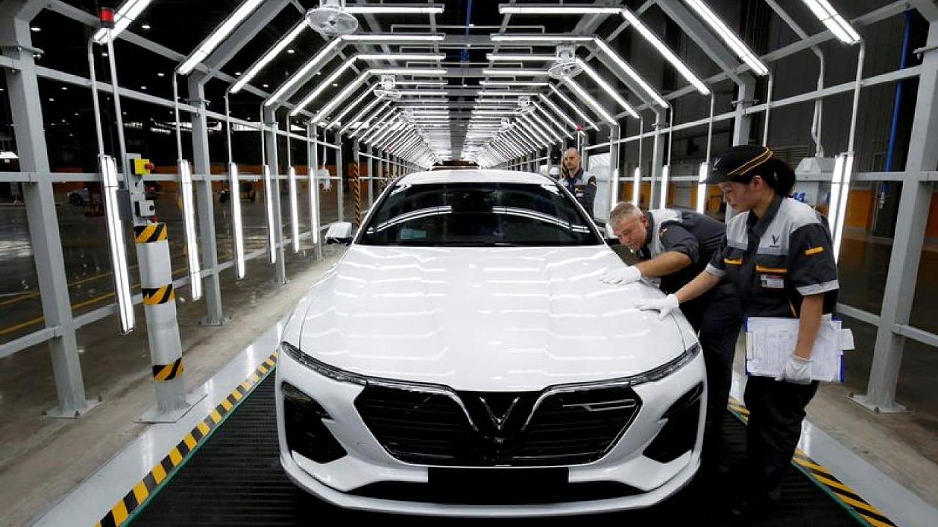 Vietnam carmaker Vinfast eyes start of U.S. deliveries in late 2022 ...
