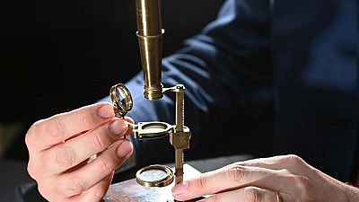 Darwin family microscope to be sold at auction Darwin family microscope to be sold at auction