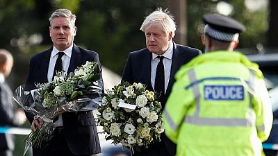 رئيس وزراء بريطانيا يزور كنيسة شهدت مقتل عضو برلماني طعنا