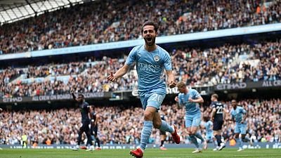 Soccer-Man City's Silva enjoying his best form, says boss Guardiola Soccer-Man City's Silva enjoying his best form, says boss Guardiola
