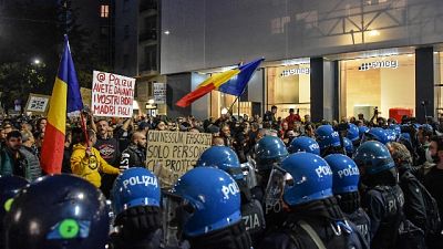 Nel corteo anche momenti di tensione e cariche alleggerimento Nel corteo anche momenti di tensione e cariche alleggerimento