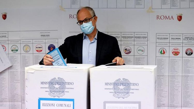 Centre-left favoured to take Rome in Italian municipal run-offs