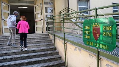 Fino alle 15 si potrà votare Fino alle 15 si potrà votare
