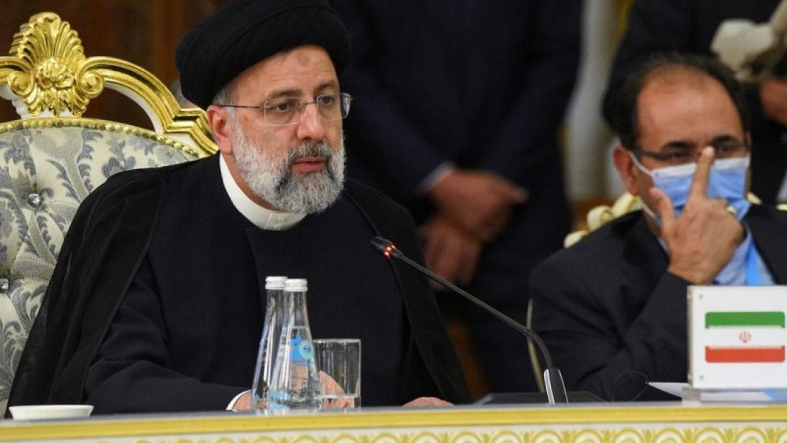 رئيسي: محادثات إيران النووية مع القوى الكبرى يجب أن تكون مرتبطة بالنتائج