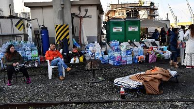 Ingressi rallentati, camionisti accettano offerta di un caffè Ingressi rallentati, camionisti accettano offerta di un caffè