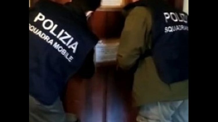 Anche 7 italiani nella banda smantellata dalla polizia a Bologna