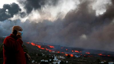 Los evacuados de La Palma no ven el fin a su calvario tras un mes de erupción volcánica
