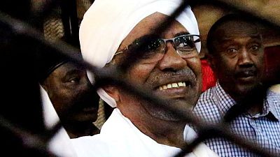 فيسبوك تغلق حسابات مزيفة في السودان مع تصاعد معركة لكسب الرأي العام فيسبوك تغلق حسابات مزيفة في السودان مع تصاعد معركة لكسب الرأي العام