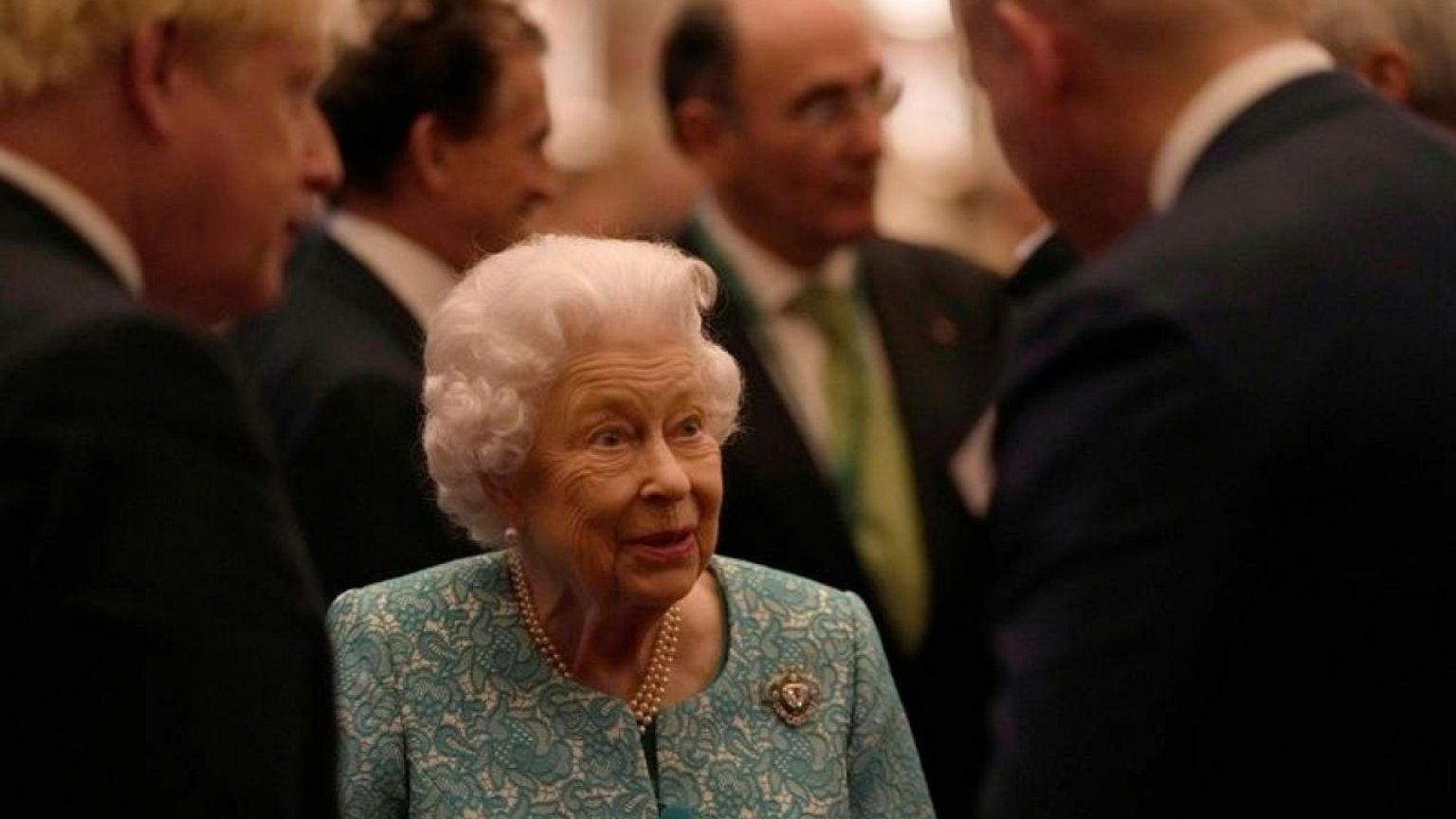 Queen Elizabeth told to rest by doctors - Palace
