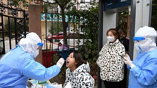 الصين تسجل 21 إصابة جديدة مؤكدة بفيروس كورونا