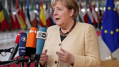 La canciller Merkel dice que la UE debe llegar a un acuerdo sobre Polonia y la migración