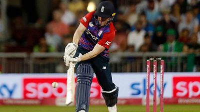 Cricket-Experienced England ready to banish pain of 2016