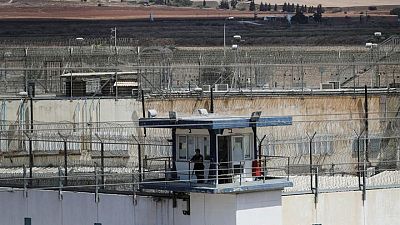 معتقلو الجهاد الإسلامي في السجون الإسرائيلية يعلقون إضرابهم عن الطعام