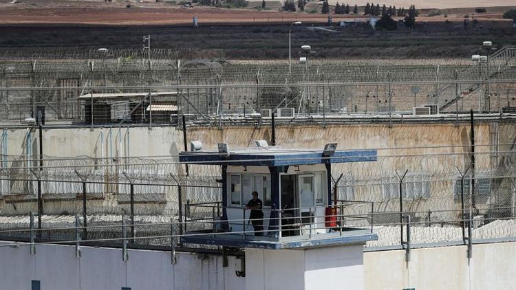 معتقلو الجهاد الإسلامي في السجون الإسرائيلية يعلقون إضرابهم عن الطعام