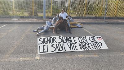 Esposto davanti al carcere Pagliarelli, dove è in corso processo Esposto davanti al carcere Pagliarelli, dove è in corso processo