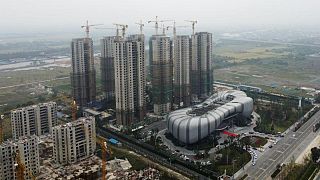 China Evergrande dice que reanuda trabajos en más de 10 proyectos inmobiliarios