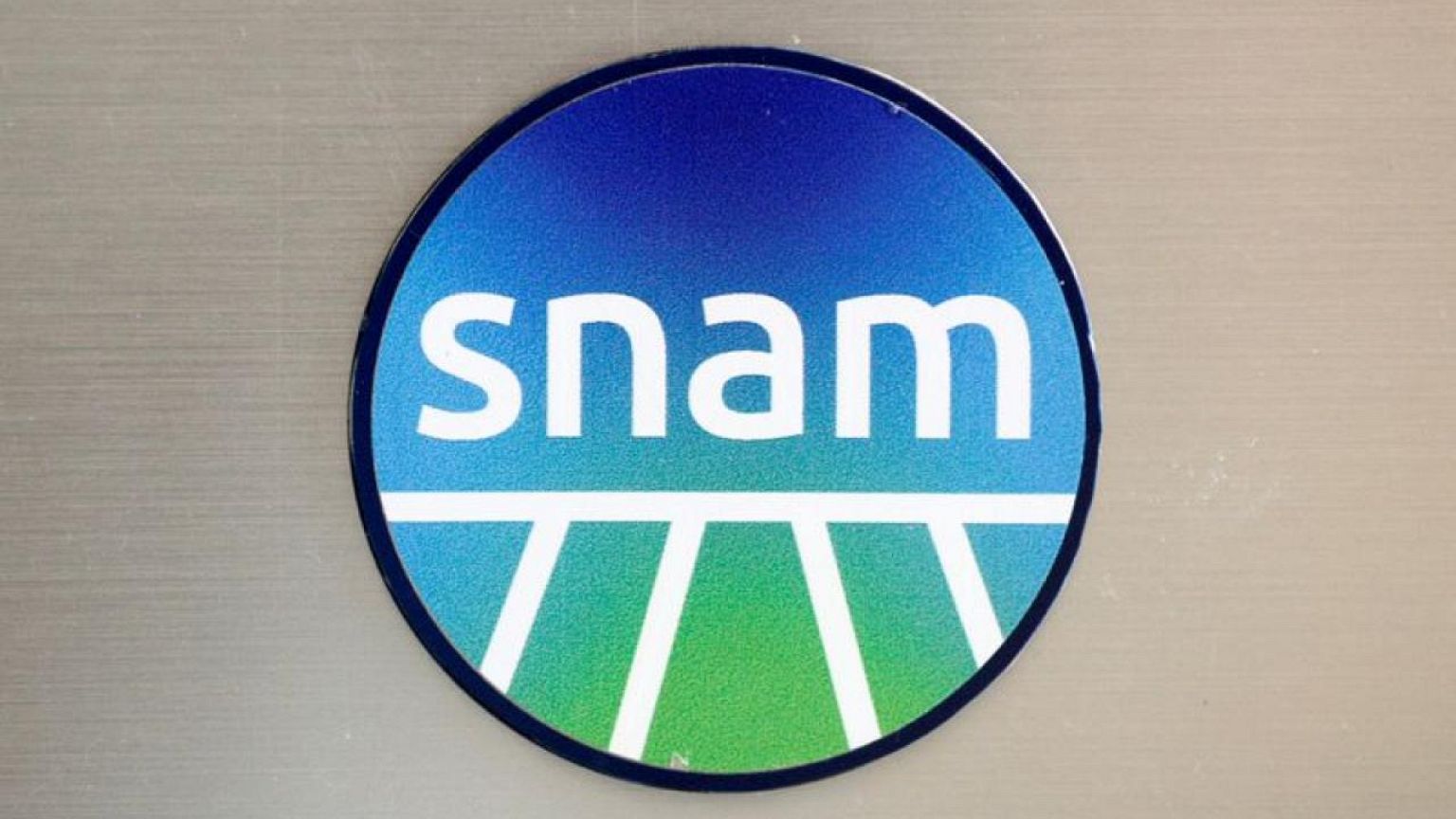 Italy's Snam raises methane-cutting target after revenues jump 15%