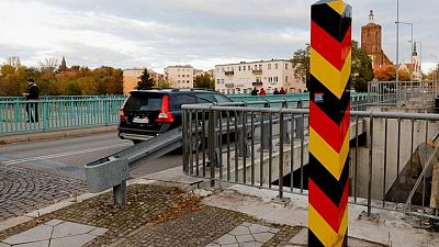 ألمانيا تمنع نشطاء يمينيين من تنظيم دوريات على حدود بولندا لوقف تدفق المهاجرين