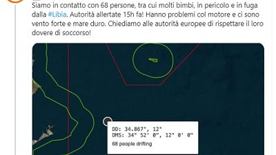 In una a bordo 68 persone, altre 60 su un gommone In una a bordo 68 persone, altre 60 su un gommone