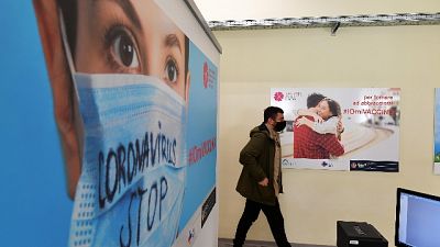 In leggero aumento il rapporto tra casi e tamponi, è allo 0,9% In leggero aumento il rapporto tra casi e tamponi, è allo 0,9%