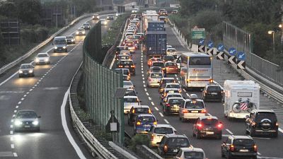 Bloccano transito su raccordo Avellino-Salerno armati di mazze Bloccano transito su raccordo Avellino-Salerno armati di mazze