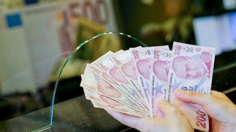 التضخم في تركيا يقفز لقمة 3 أعوام مع تهاوي الليرة