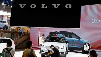 Volvo Cars scales back flotation size, sets price at low end of range