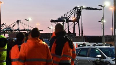 Protesta dall'alba. Porto resta operativo Protesta dall'alba. Porto resta operativo