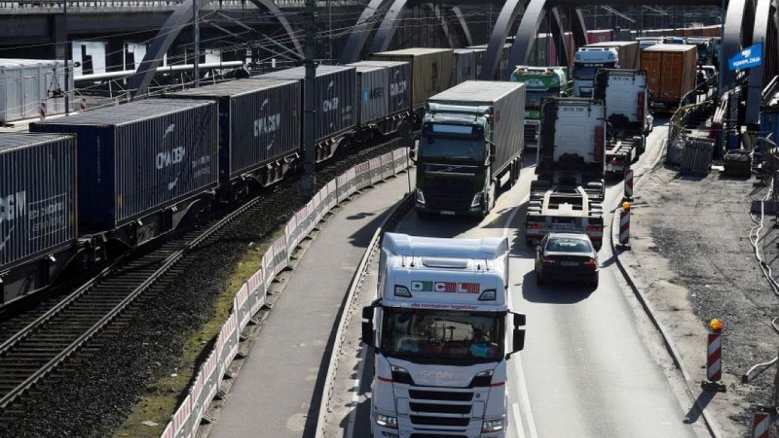 Troubled by supply chain woes, German firms diversify and relocate - DIHK