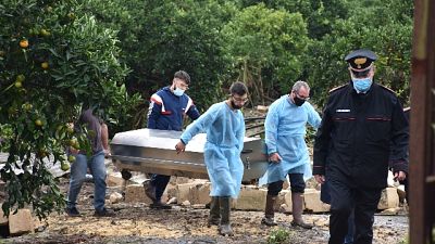 Travolta da foga acqua fuori da auto, ieri trovato corpo marito Travolta da foga acqua fuori da auto, ieri trovato corpo marito
