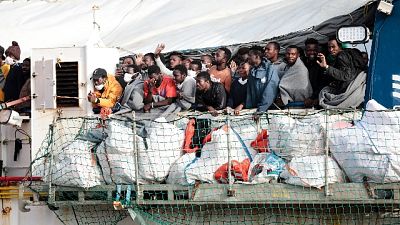 172 sono minorenni, sollievo e gioia tra i passeggeri 172 sono minorenni, sollievo e gioia tra i passeggeri