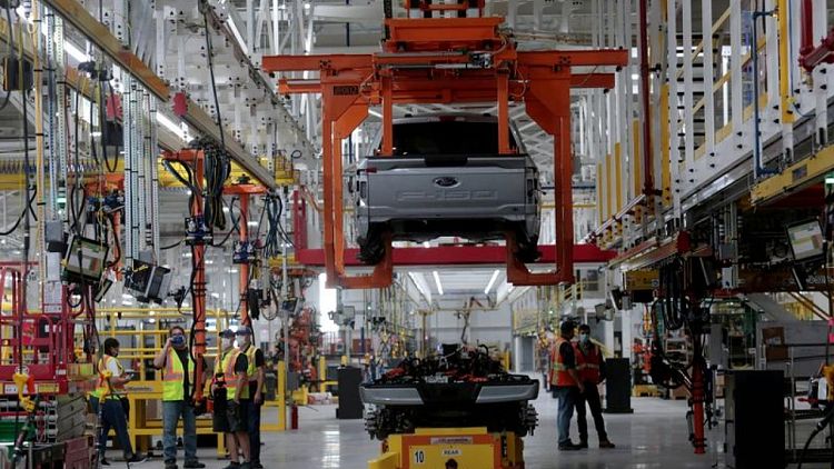 Ford Motor registra ganancias más fuertes de lo esperado y mejora pronóstico para todo el año