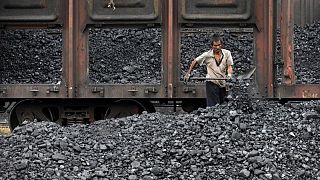 China fija el precio objetivo del carbón para aliviar la escasez de energía