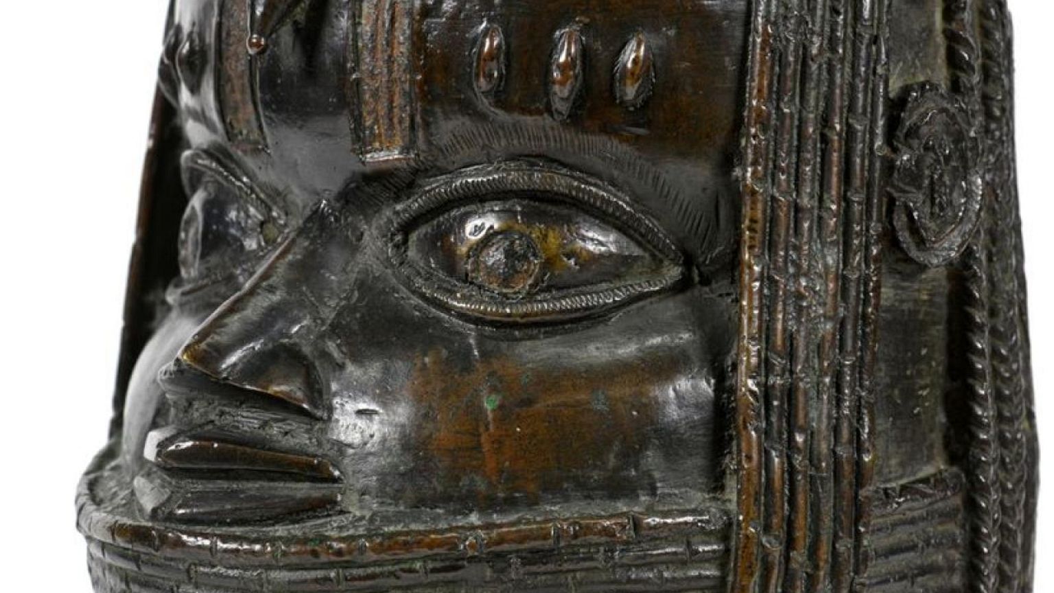 Scottish university hands over looted Benin Bronze to Nigeria
