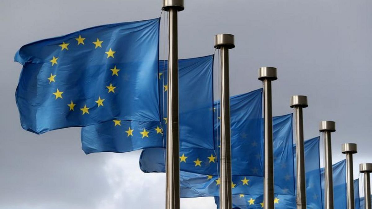 EU、資金は有刺鉄線やフェンスに使われるべきではないと主張