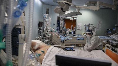 Sono anziani, portati direttamente in terapia intensiva Sono anziani, portati direttamente in terapia intensiva