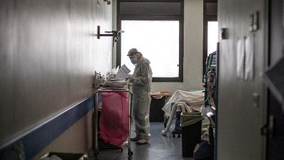 'I non immunizzati a rischio terapia intensiva 14 volte di più' 'I non immunizzati a rischio terapia intensiva 14 volte di più'