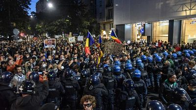Denunciati per violenza privata dai carabinieri di Milano Denunciati per violenza privata dai carabinieri di Milano