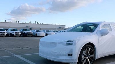 Volvo Cars sube un 22% en su debut bursátil en impulso para los autos eléctricos
