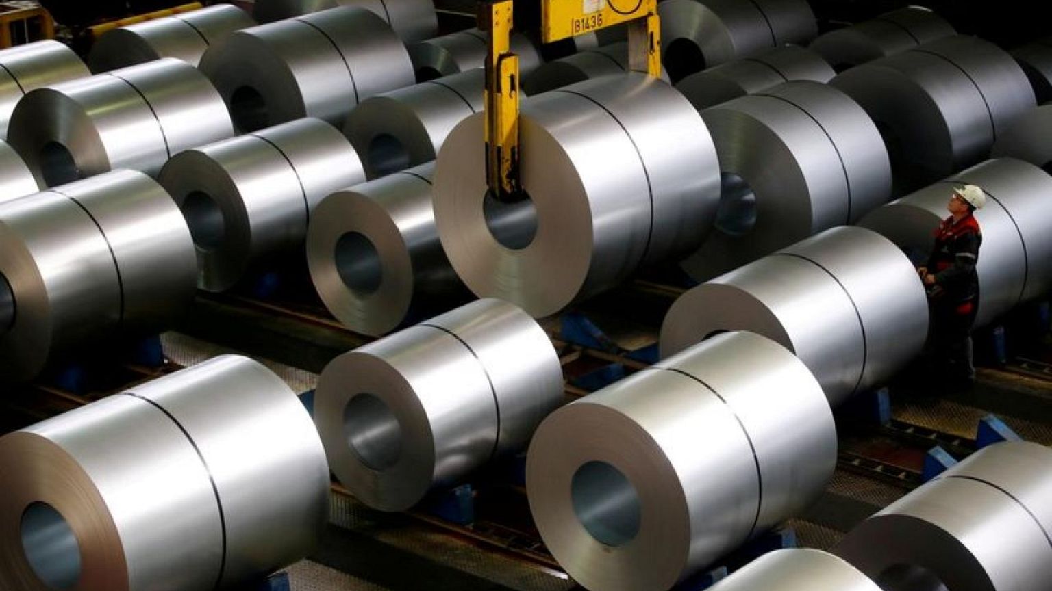 EEUU y UE acuerdan resolver disputa por tarifas de acero y aluminio de tiempos de Trump: fuentes