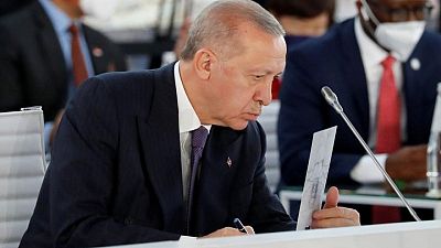 قناة: أردوغان قاطع قمة المناخ لتقاعس بريطانيا عن تلبية مطالب أمنية تركية