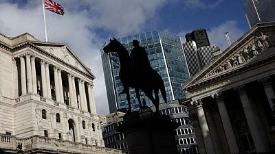 التضخم في بريطانيا يبلغ قمة 10 سنوات ويدعم توقعات رفع أسعار الفائدة