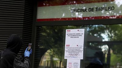El número de desempleados en España en octubre cae un 0,02% respecto a septiembre