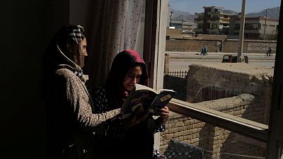 Sueños en suspenso: niñas y mujeres afganas, desesperadas por volver a clase