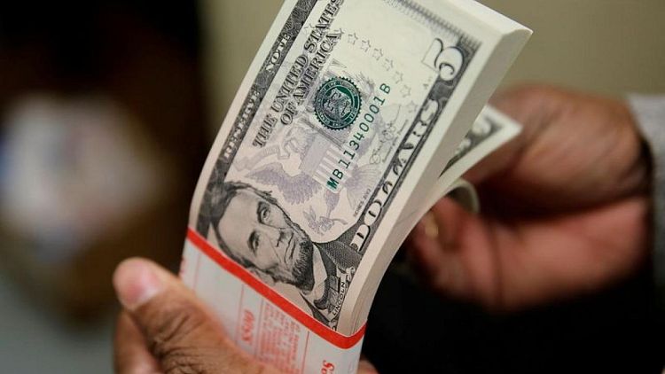 Dólar sube ya que restricciones por virus dañan el apetito por monedas más riesgosas